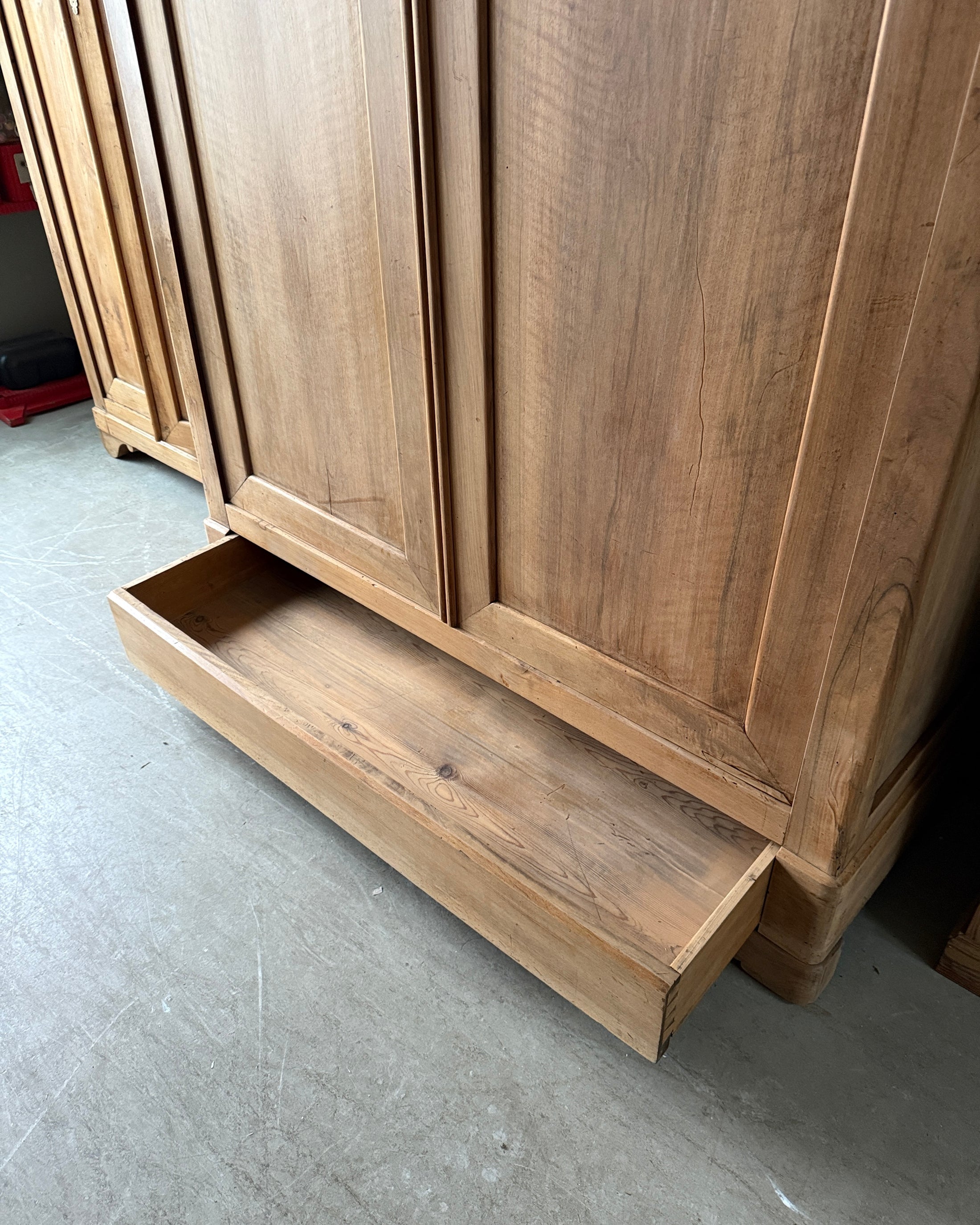 Grande armoire de mariage