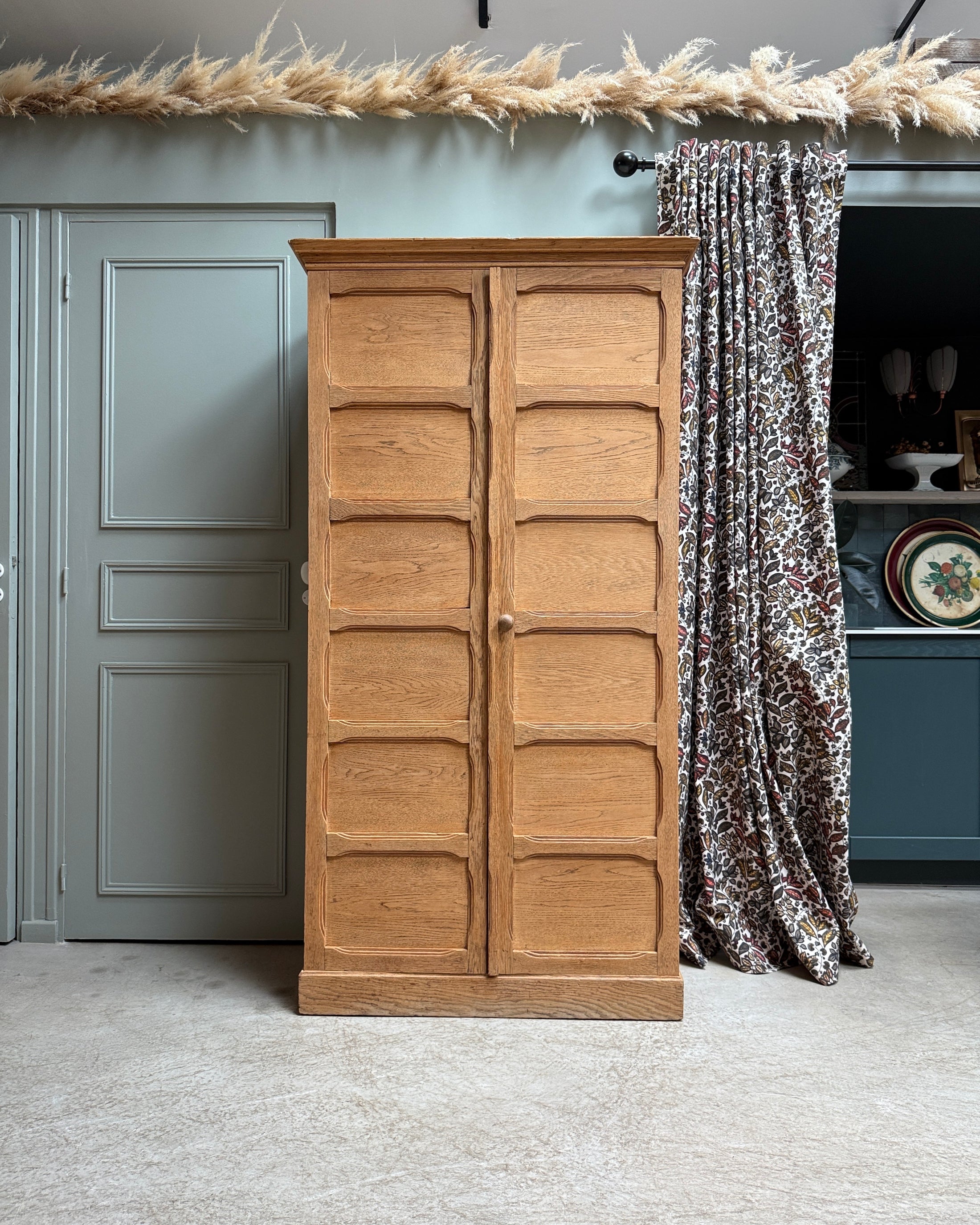 Armoire de notaire en chêne