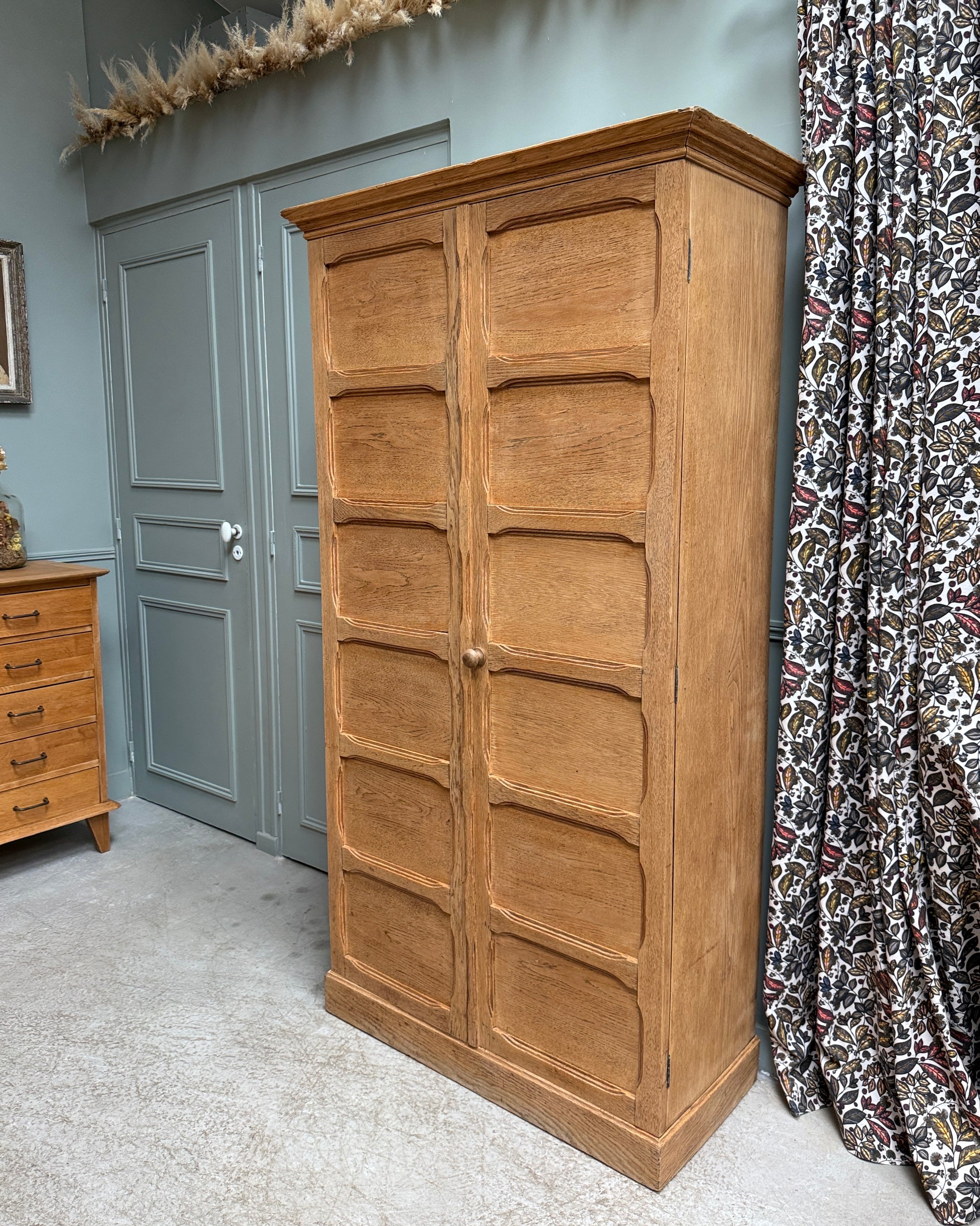 Armoire de notaire en chêne