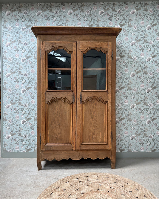 Armoire normande vitrée