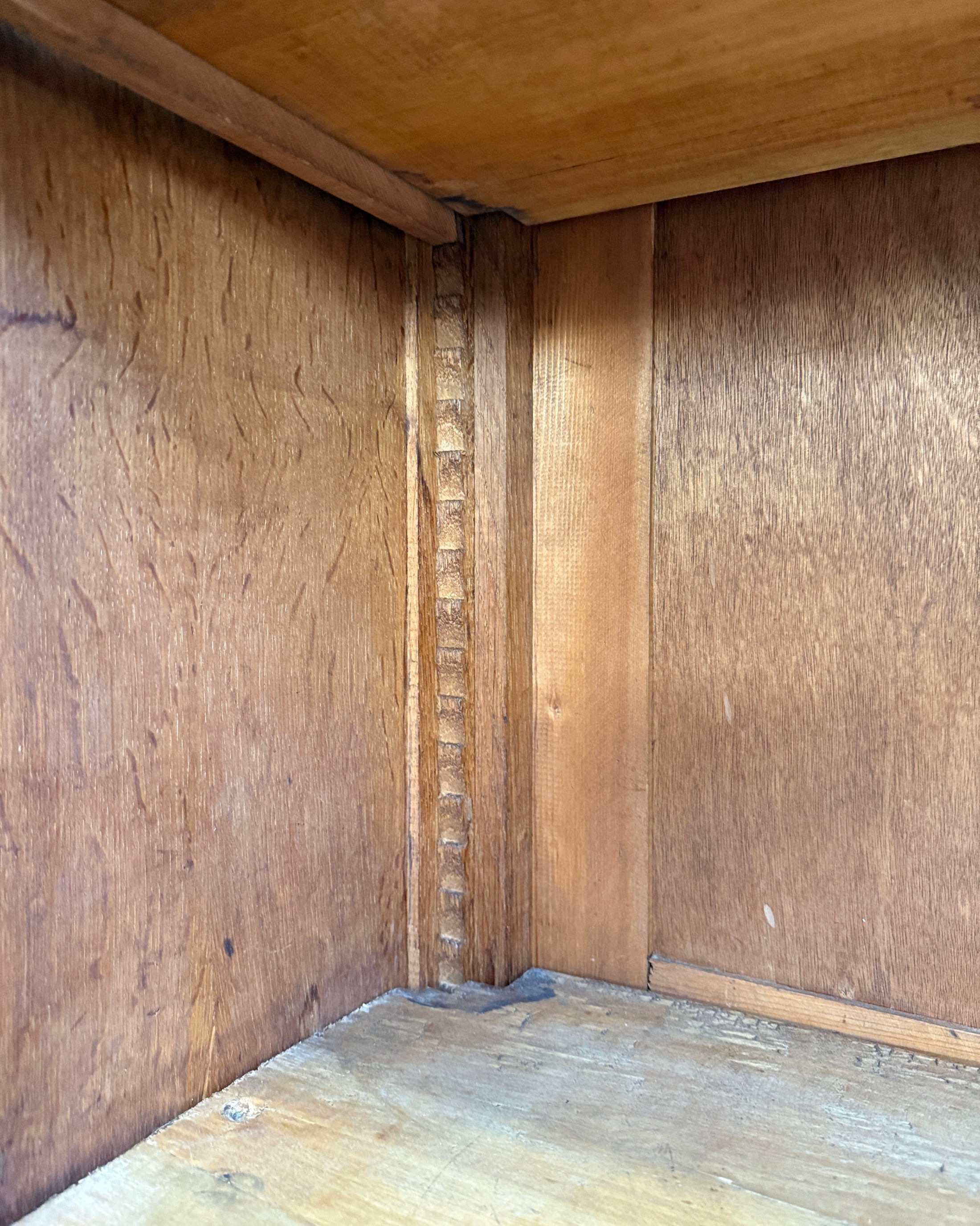 Armoire parisienne scolaire en chêne