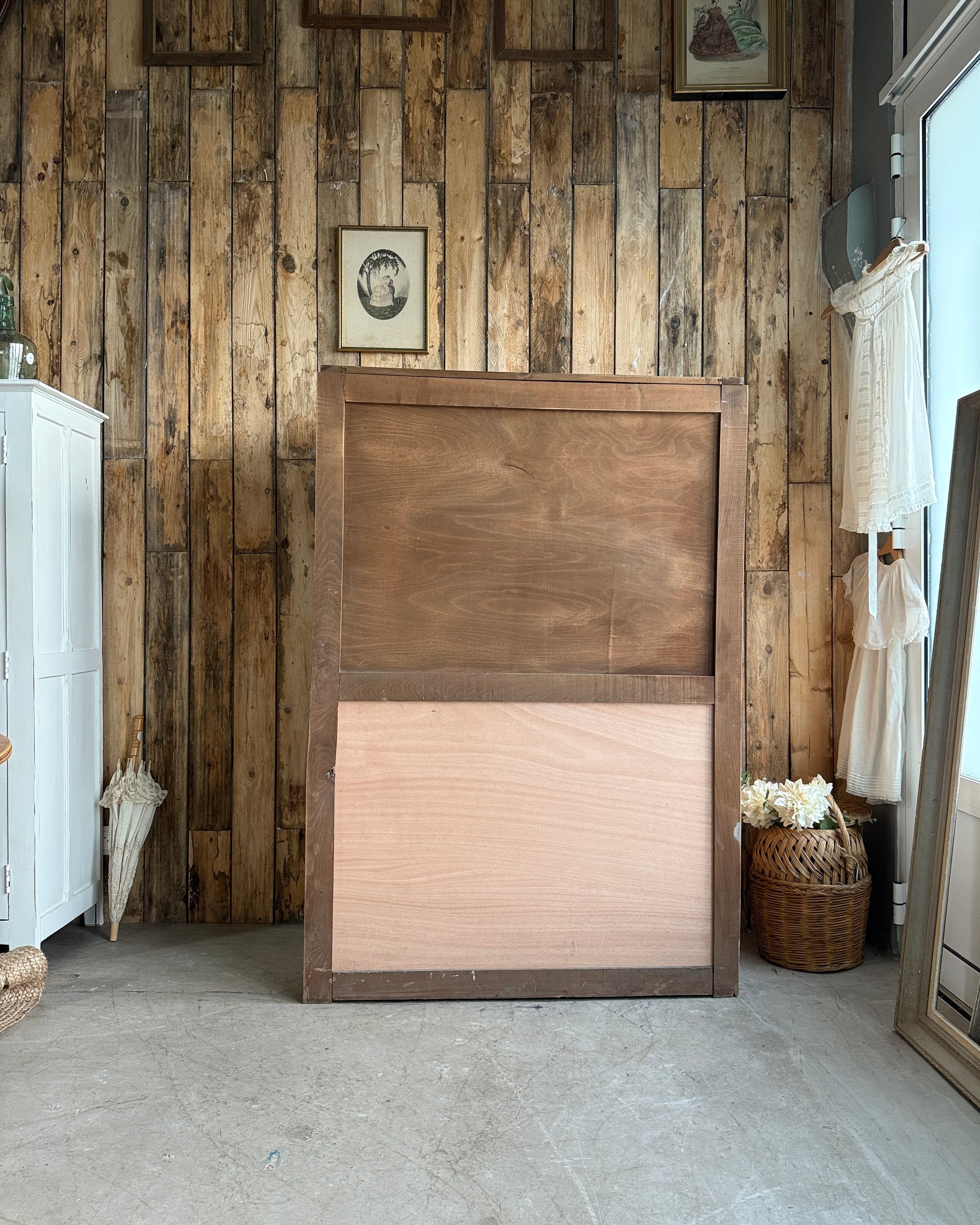 Petite armoire parisienne