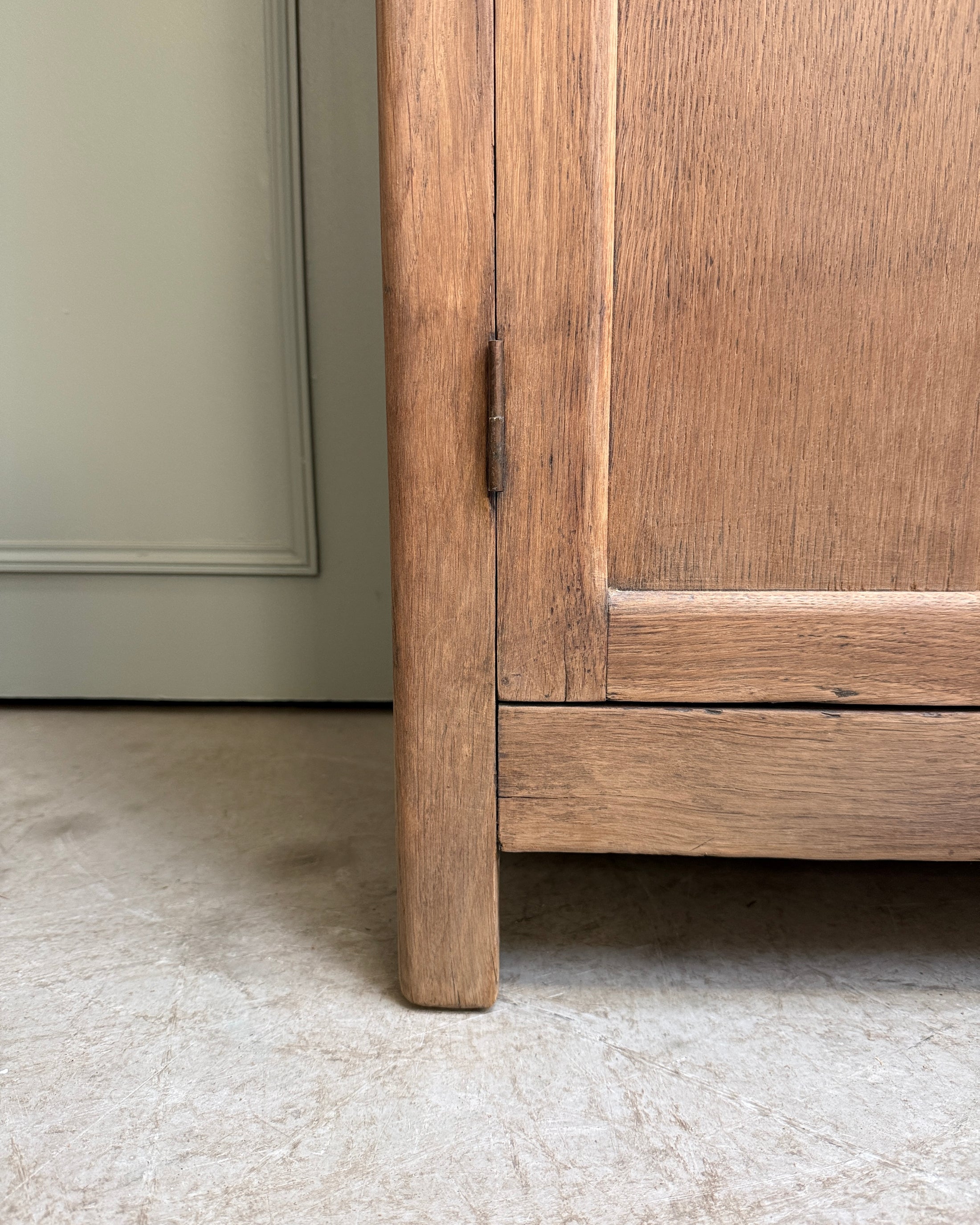 Armoire parisienne scolaire en chêne