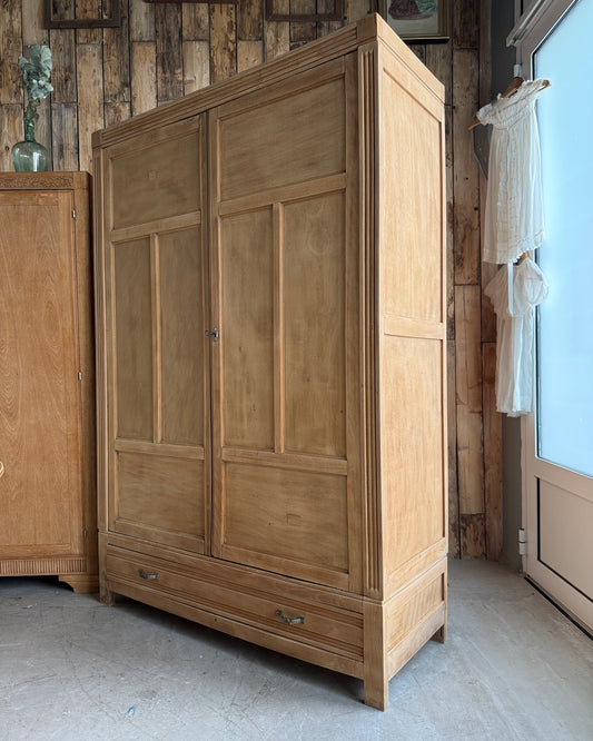Armoire Art Déco avec penderie et tiroir