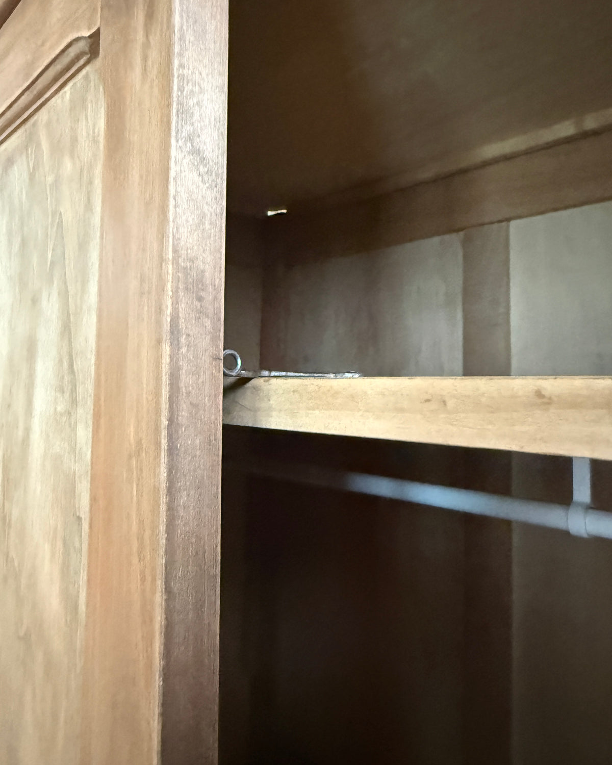 Armoire parisienne Art Déco avec penderie