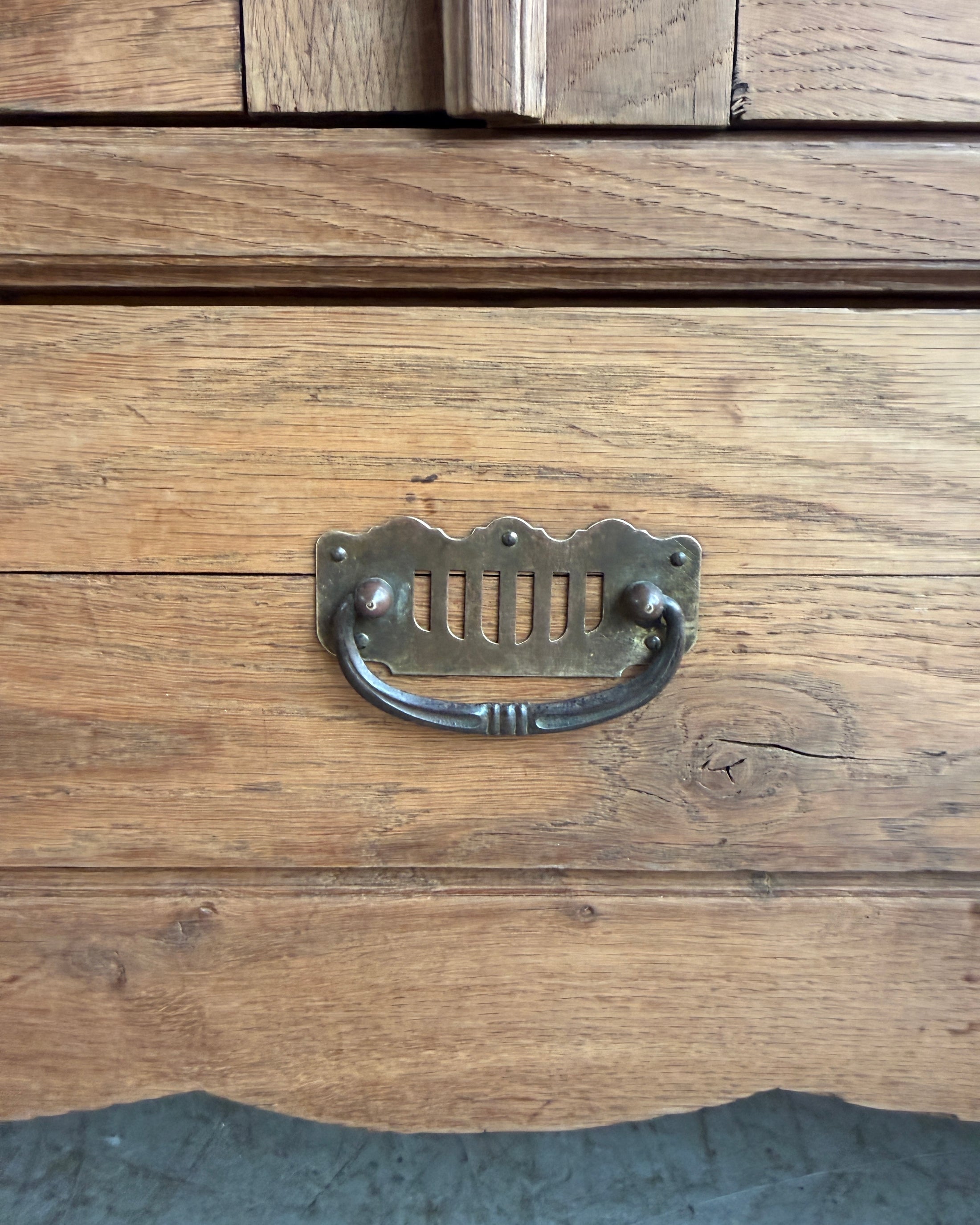 Armoire parisienne Art Déco en chêne