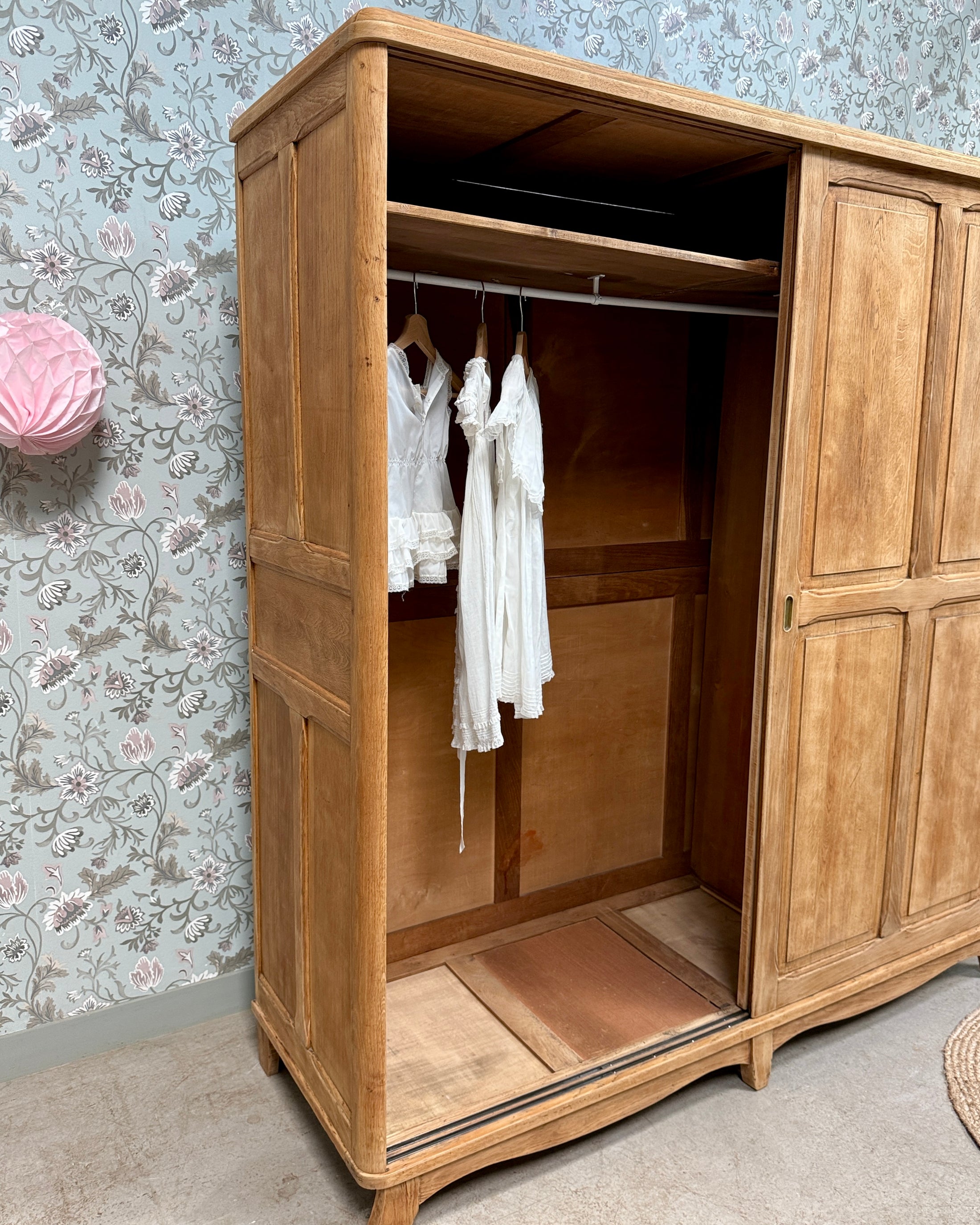 Armoire parisienne double avec penderie
