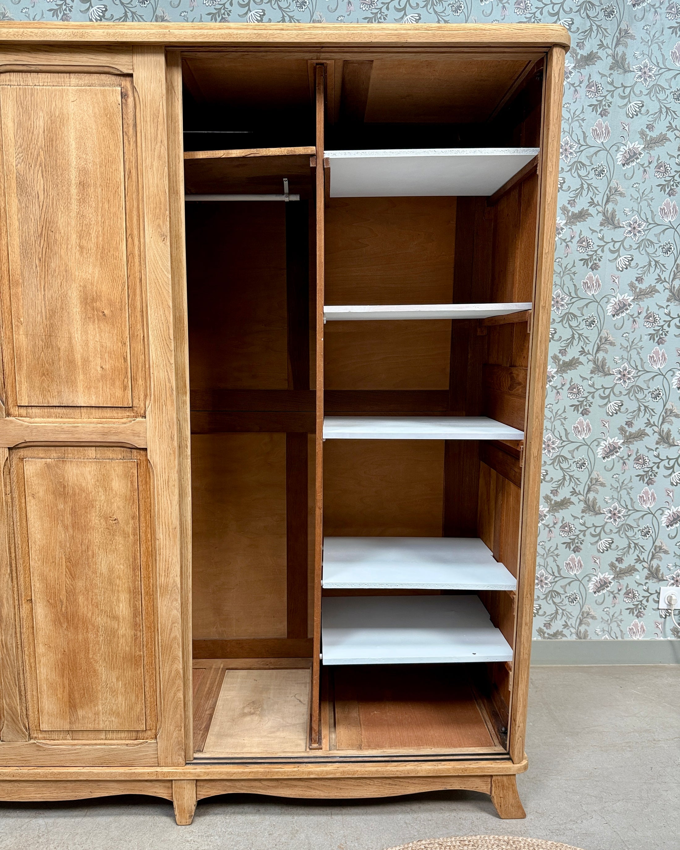 Armoire parisienne double avec penderie