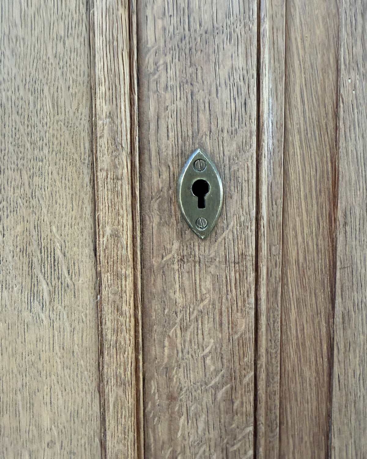 Armoire parisienne en chêne