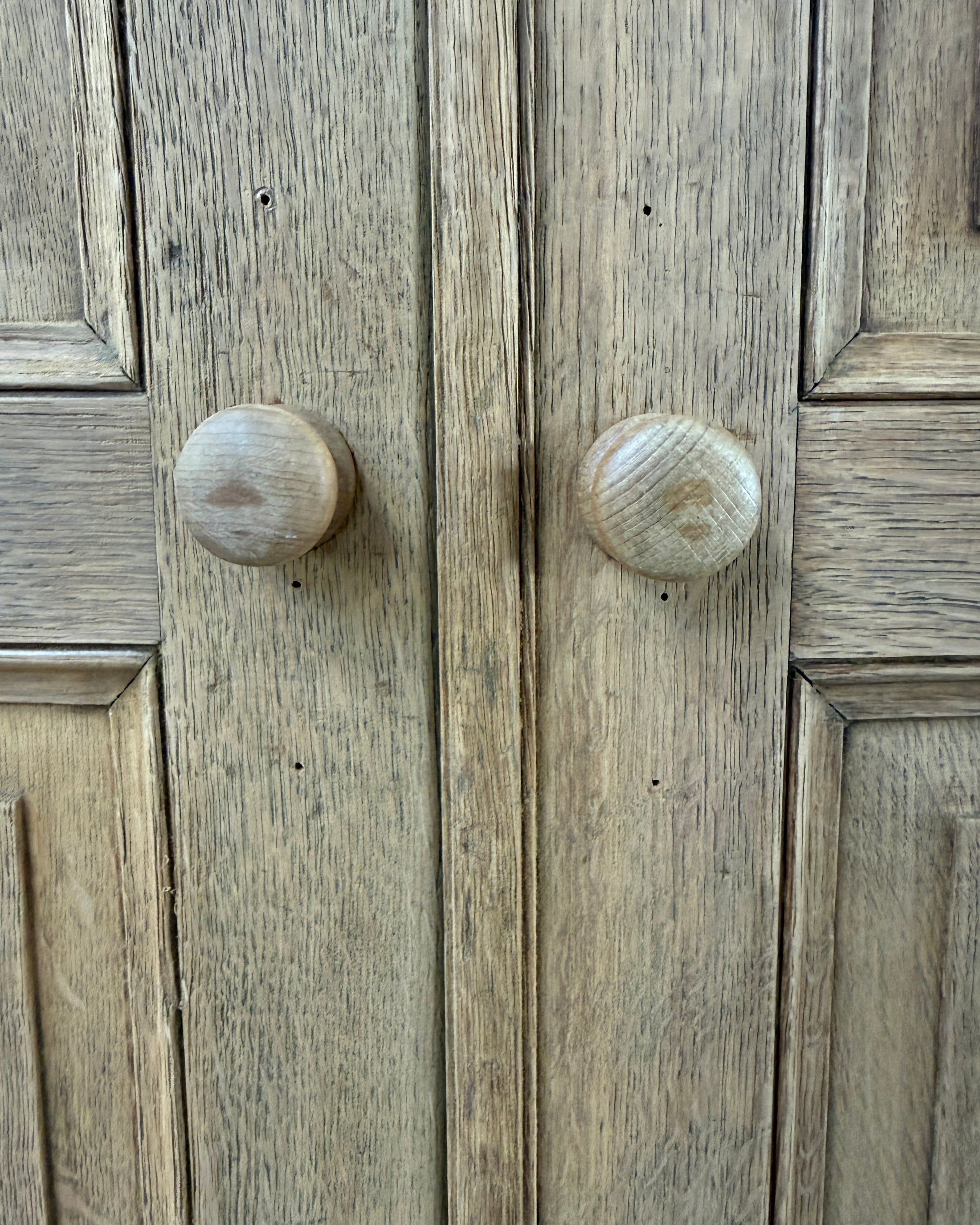 Armoire parisienne en chêne
