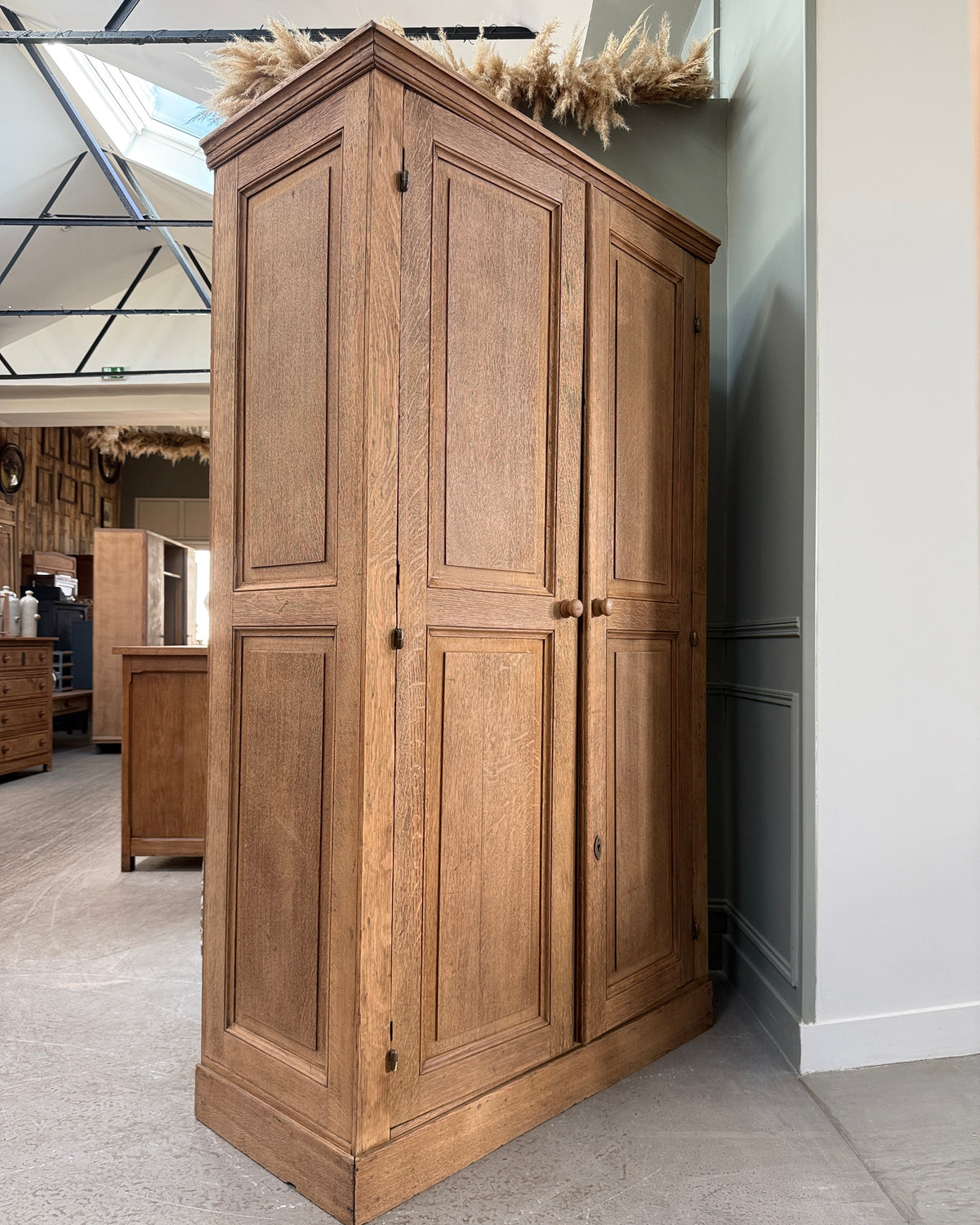 Armoire parisienne en chêne