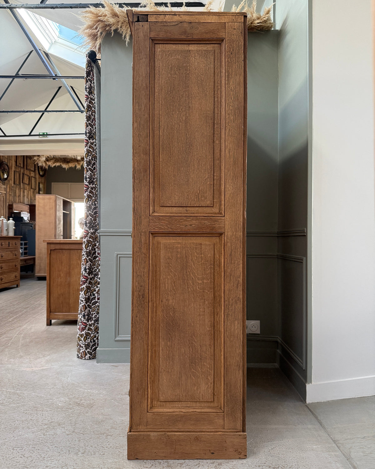 Armoire parisienne en chêne