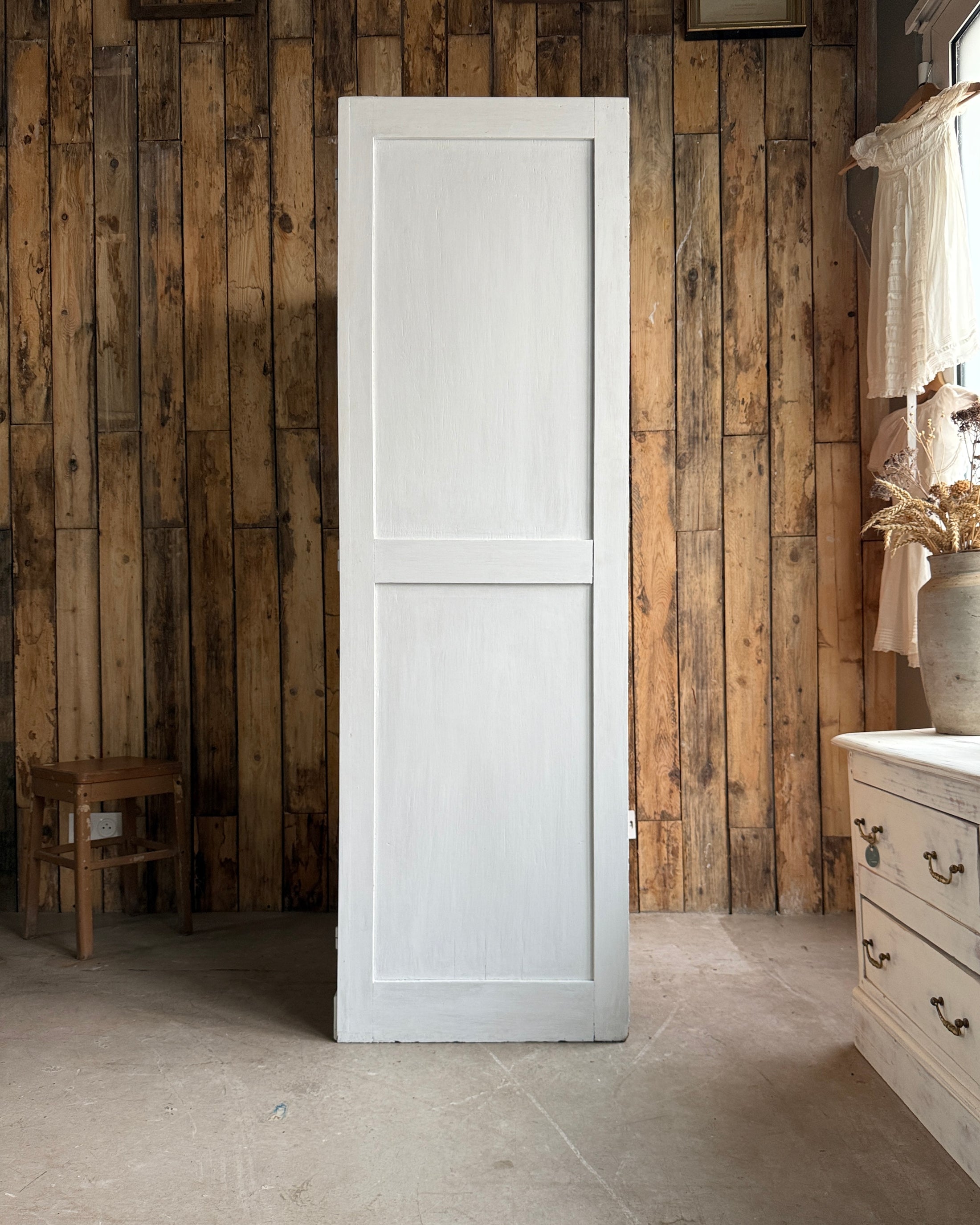 Armoire parisienne patinée