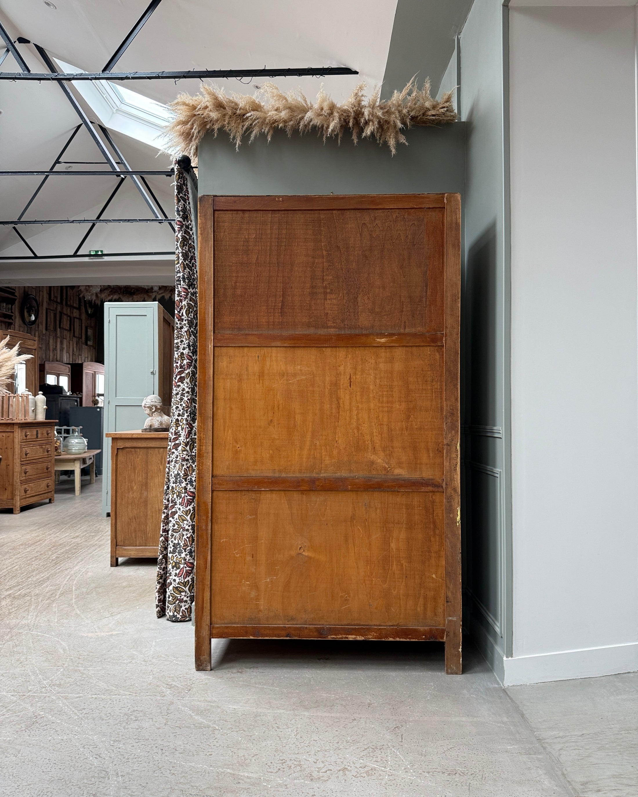 Armoire vintage à portes coulissantes