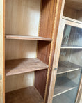 Charger l'image dans la visionneuse de la galerie, Grande armoire-vitrine vintage Burwood
