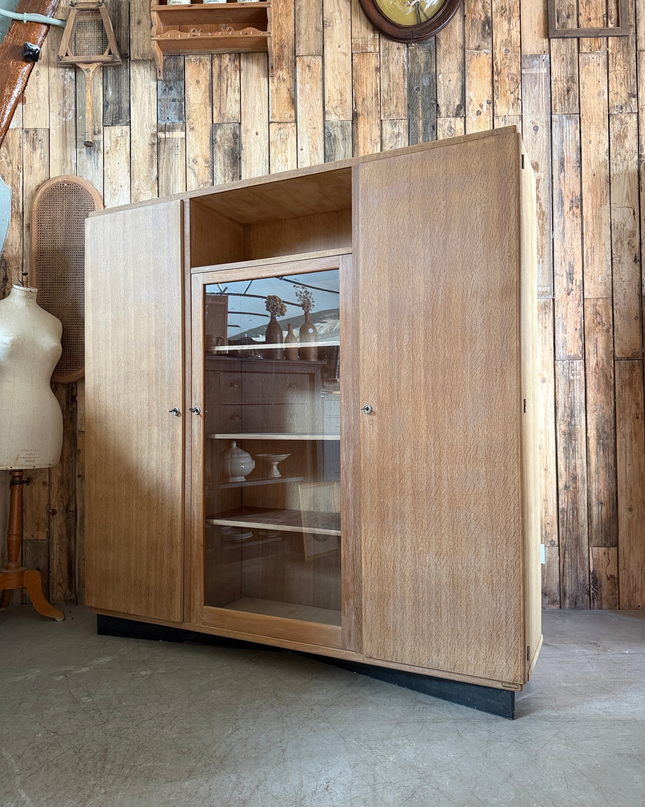 Grande armoire-vitrine vintage Burwood