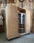 Charger l'image dans la visionneuse de la galerie, Grande armoire-vitrine vintage Burwood
