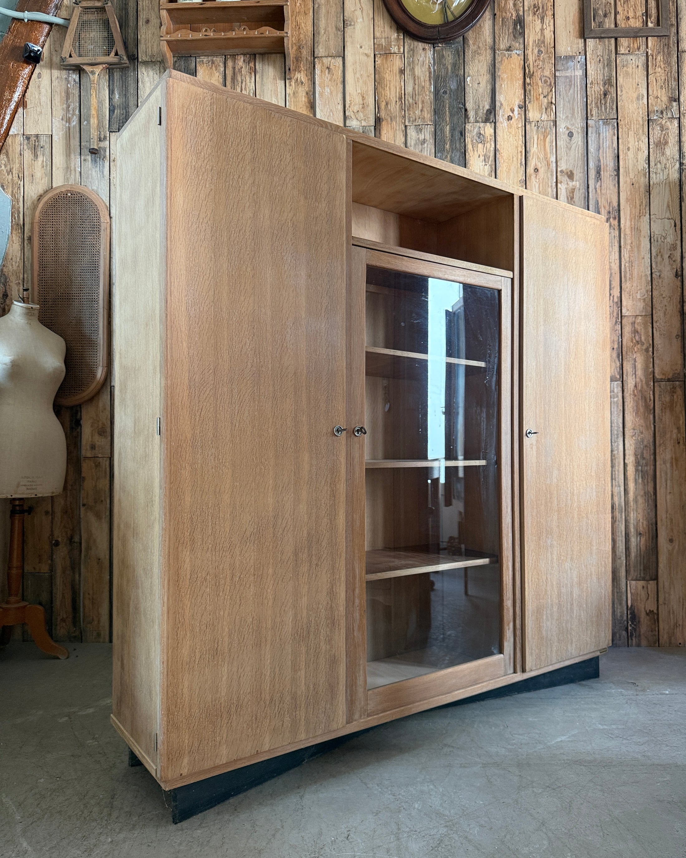 Grande armoire-vitrine vintage Burwood