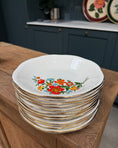 Charger l'image dans la visionneuse de la galerie, Assiettes creuses vintage en porcelaine fine Gien
