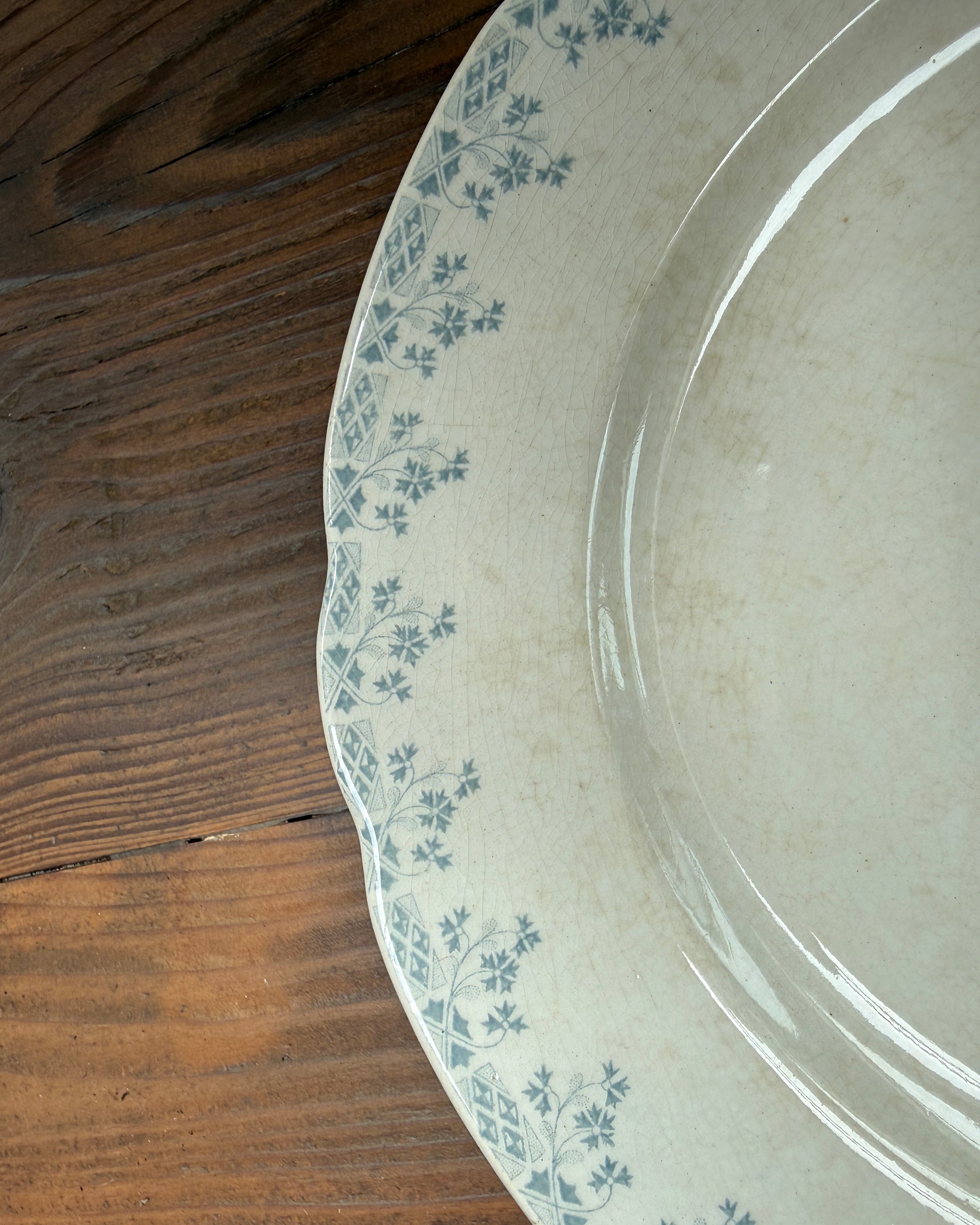 Assiettes plates terre de fer Orchies