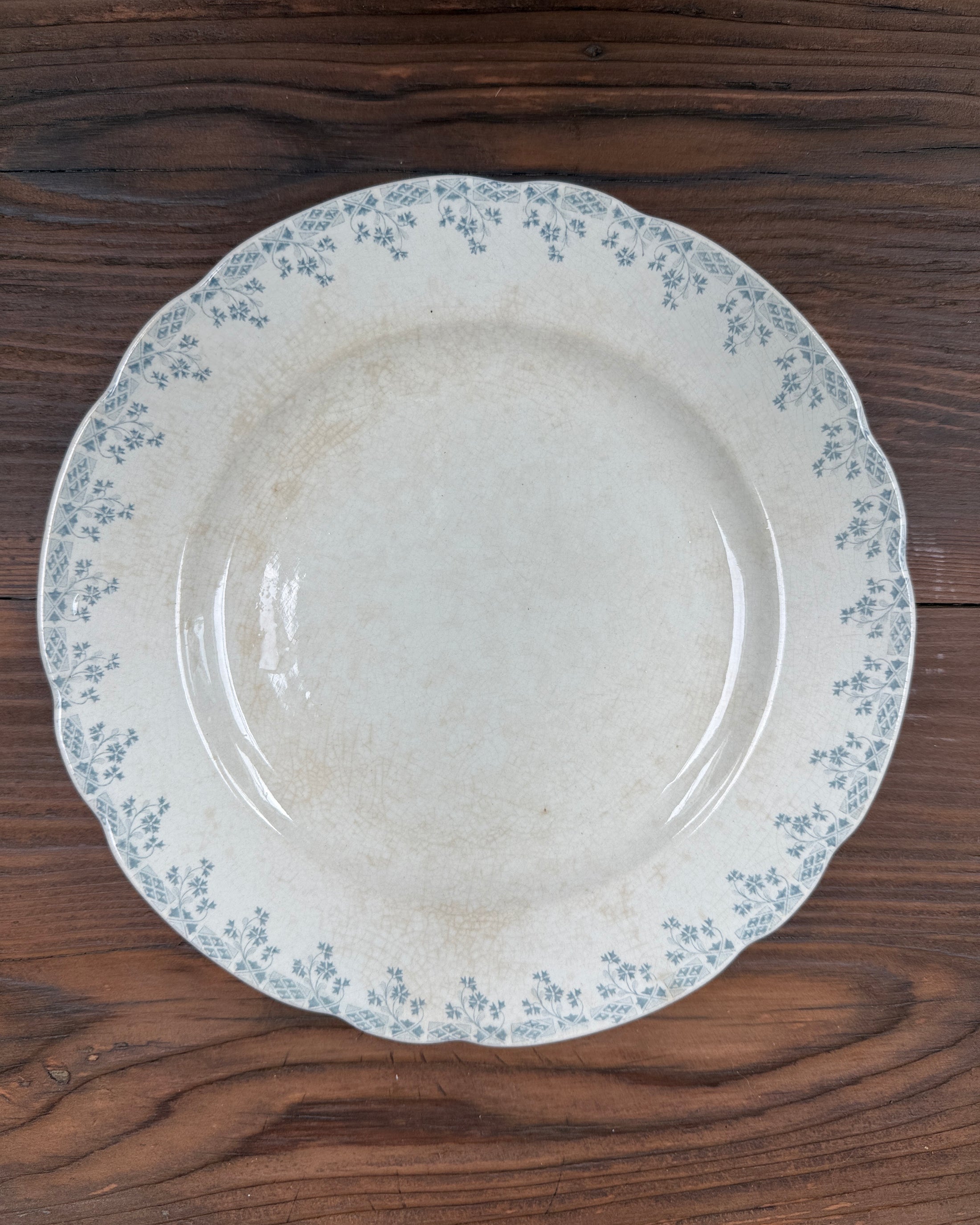Assiettes plates terre de fer Orchies