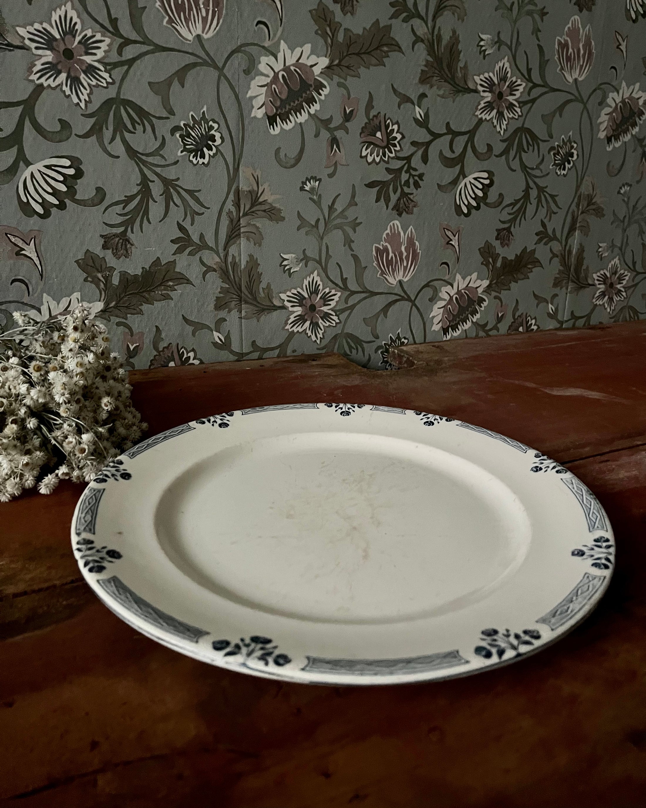 Plat rond plat terre de fer Art Déco