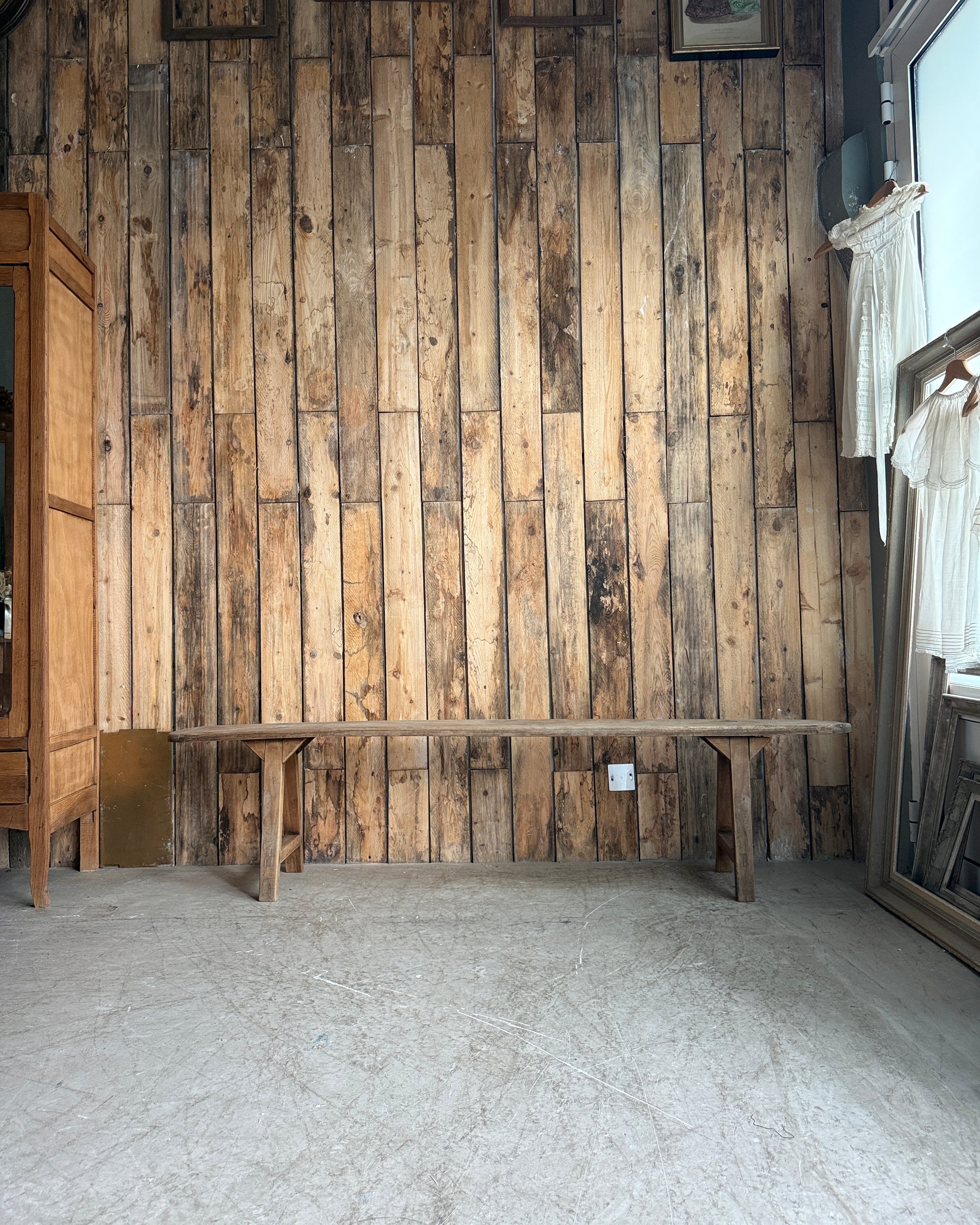Banc de ferme ancien en pin massif