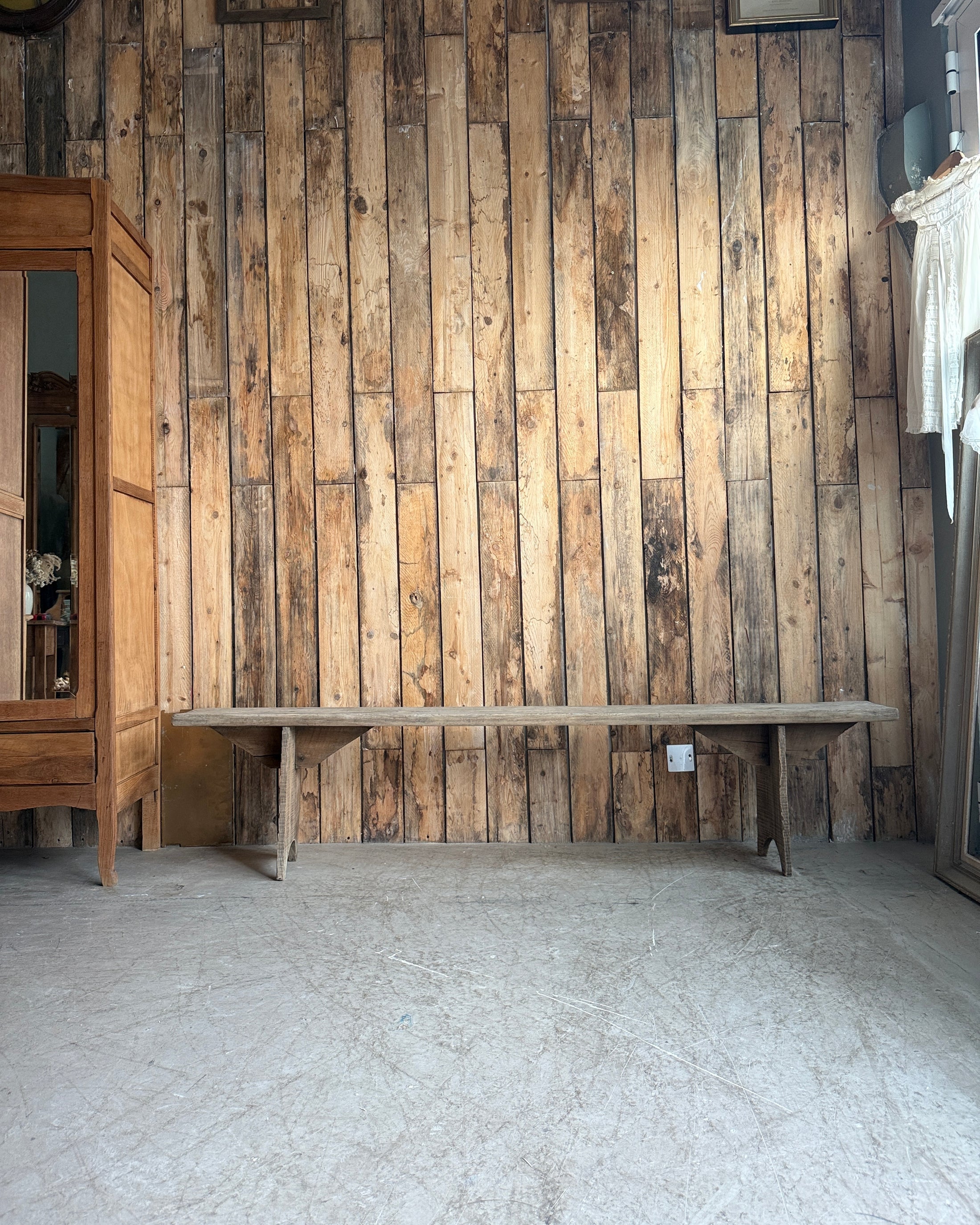 Grand banc de ferme en pin massif