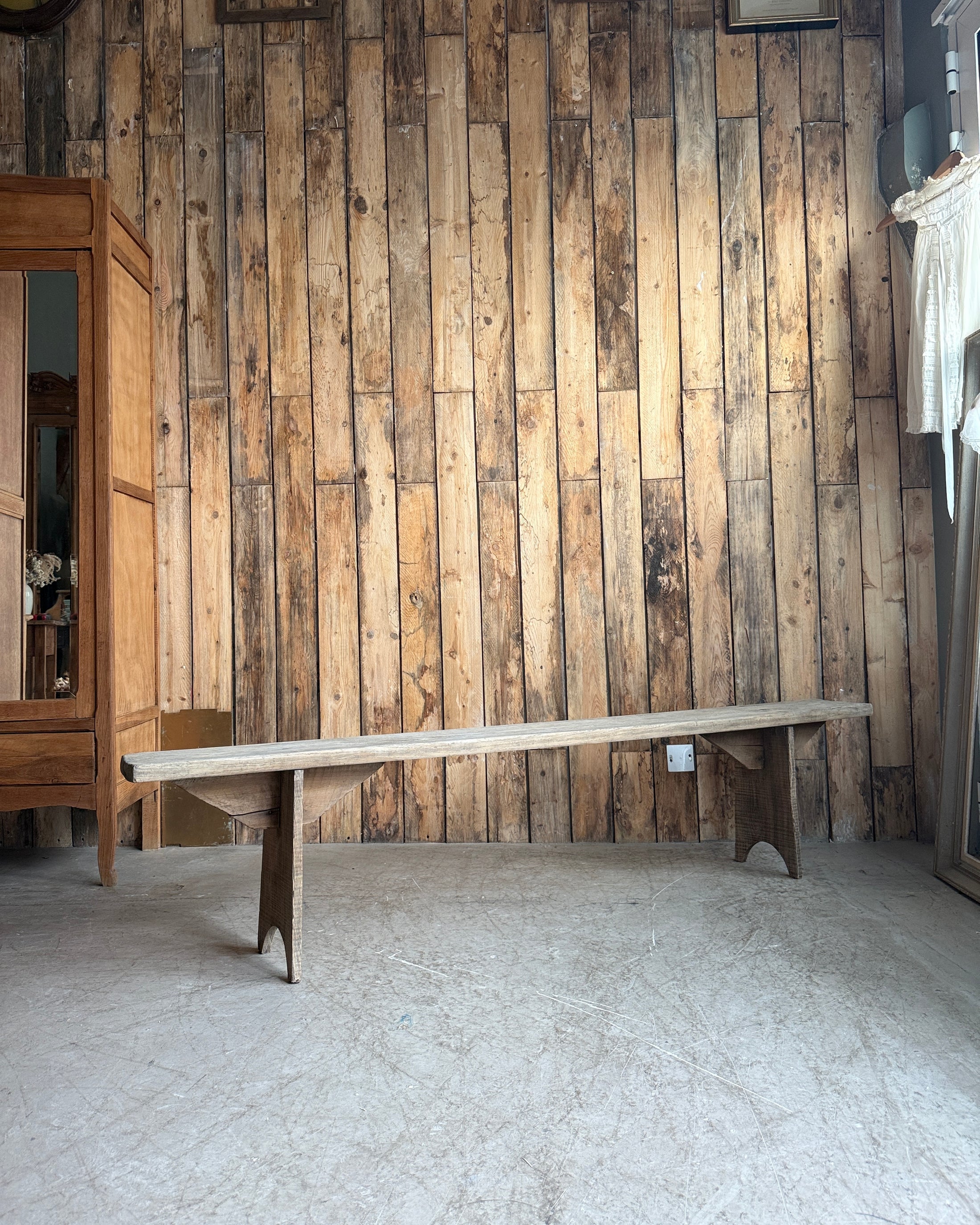 Grand banc de ferme en pin massif