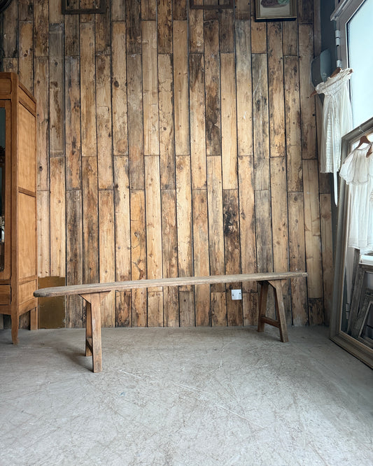 Banc de ferme ancien en pin massif