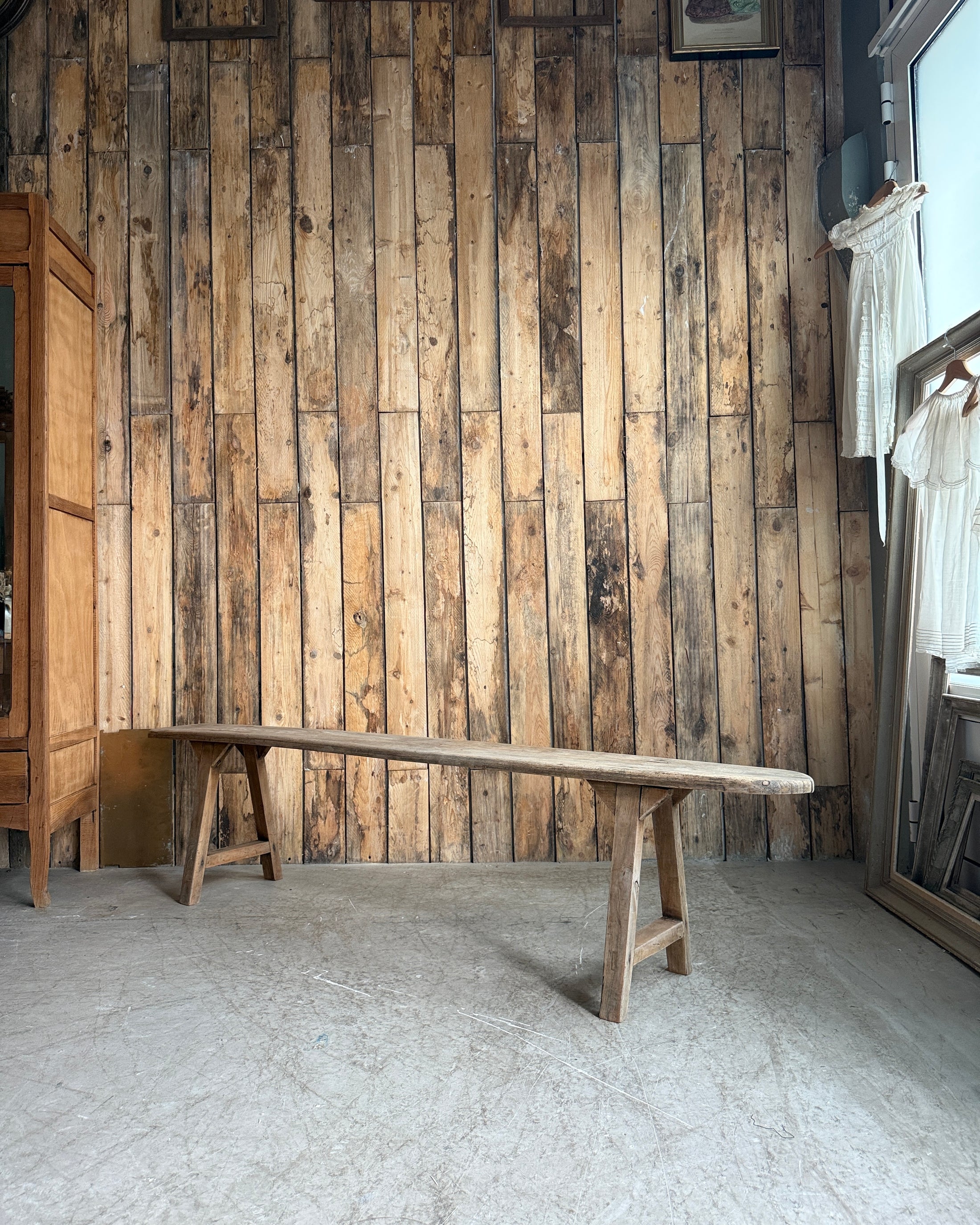 Banc de ferme ancien en pin massif