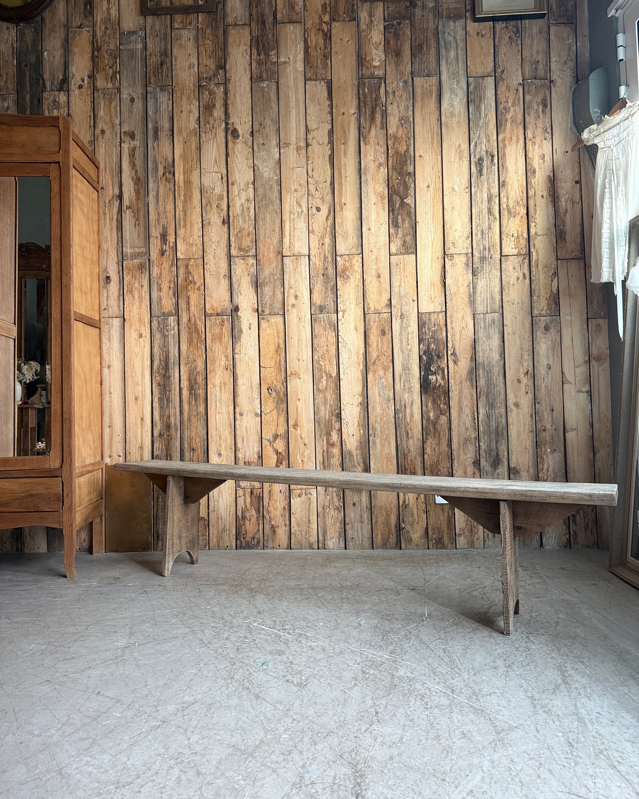 Grand banc de ferme en pin massif