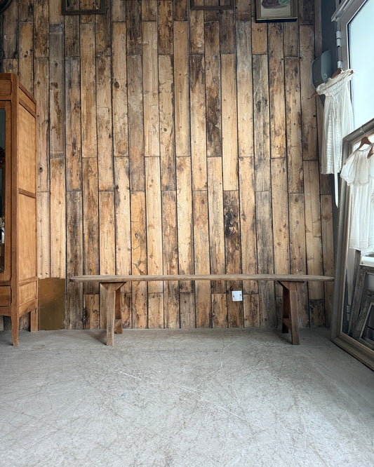 Banc de ferme ancien en pin massif
