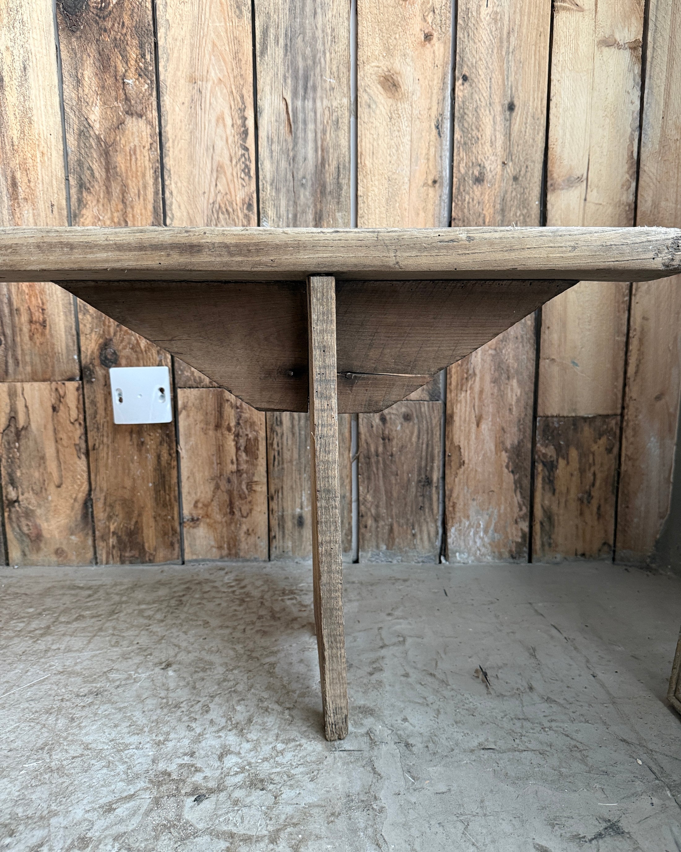 Grand banc de ferme en pin massif