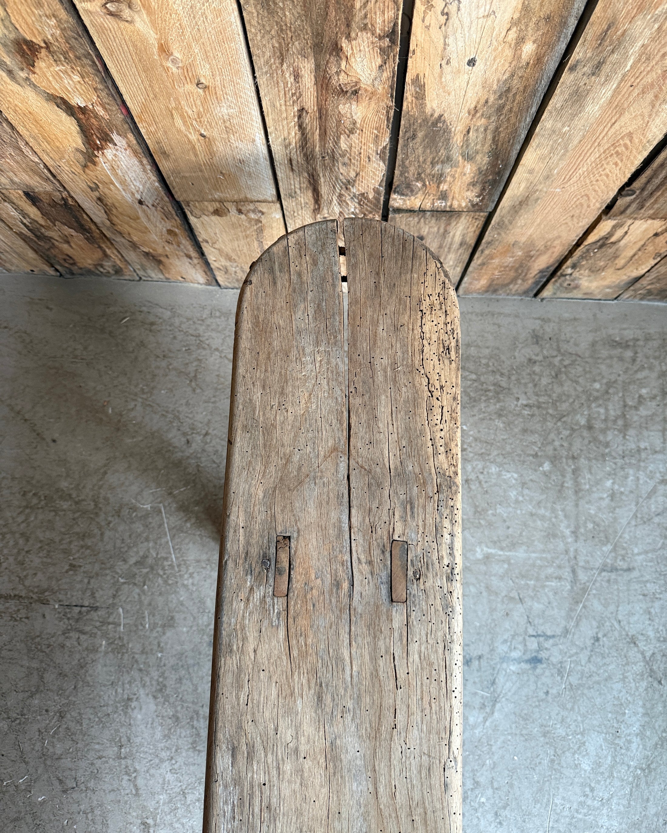 Banc de ferme ancien en pin massif
