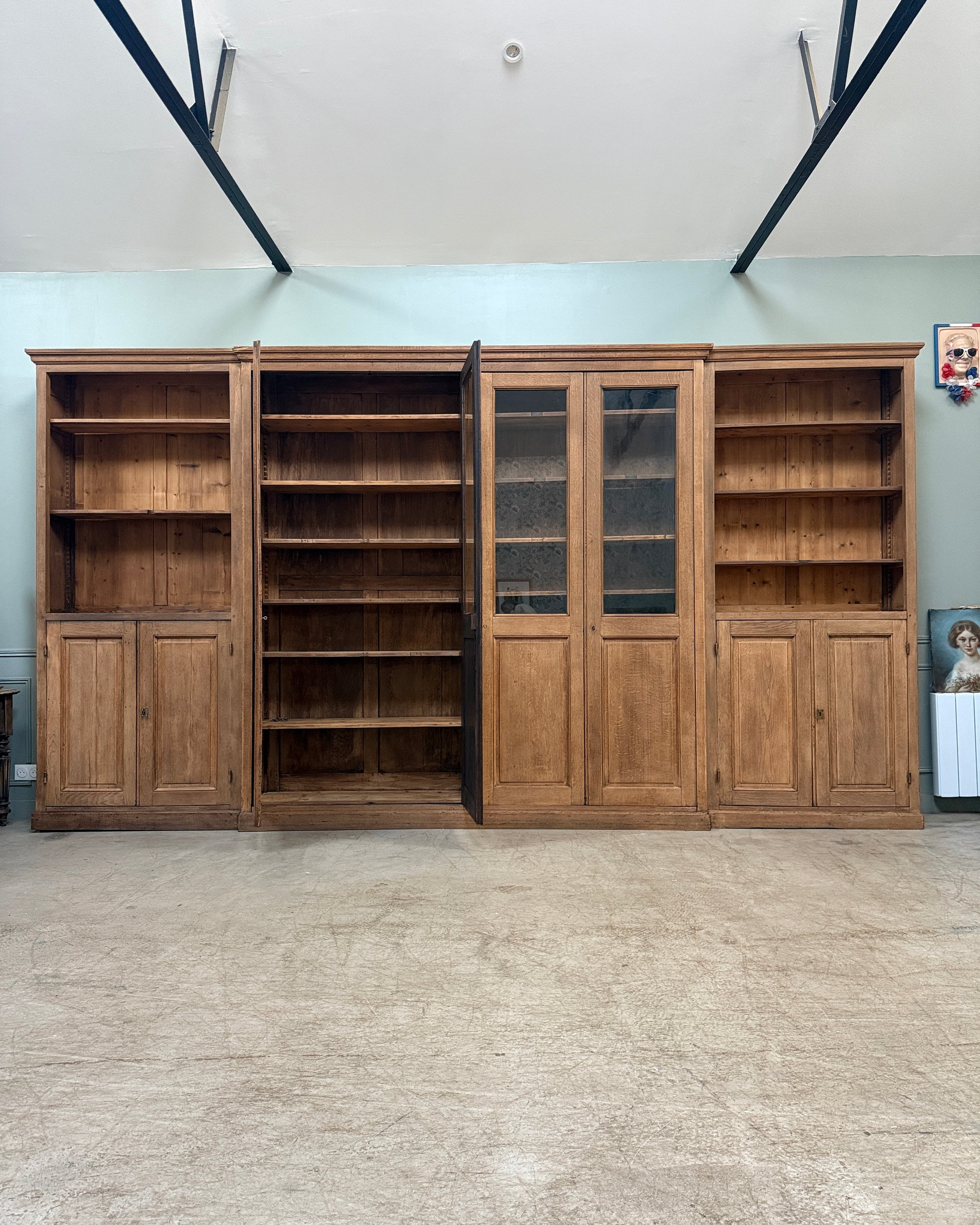 Bibliothèque ancienne en chêne
