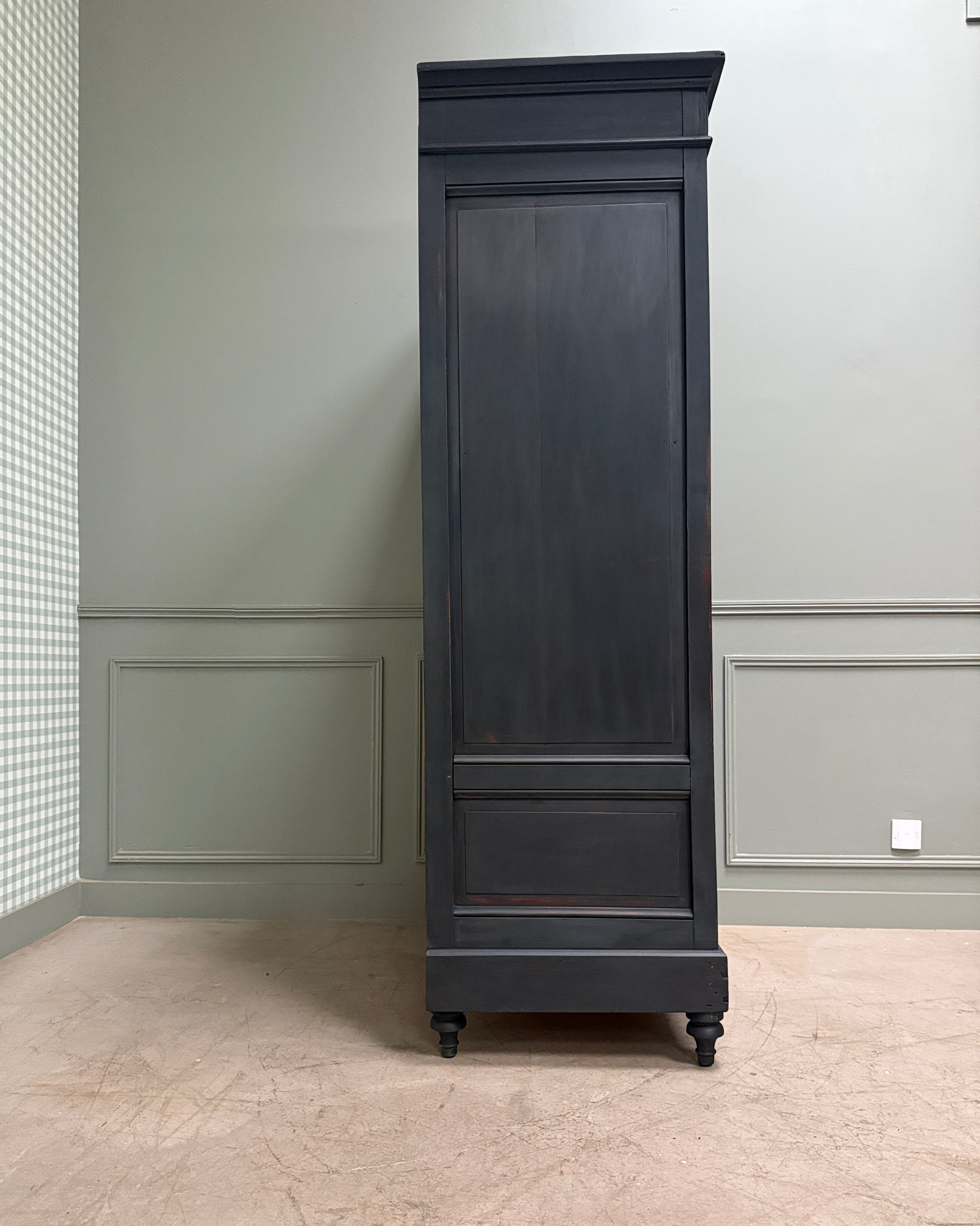 Bibliothèque de style Directoire patine noire