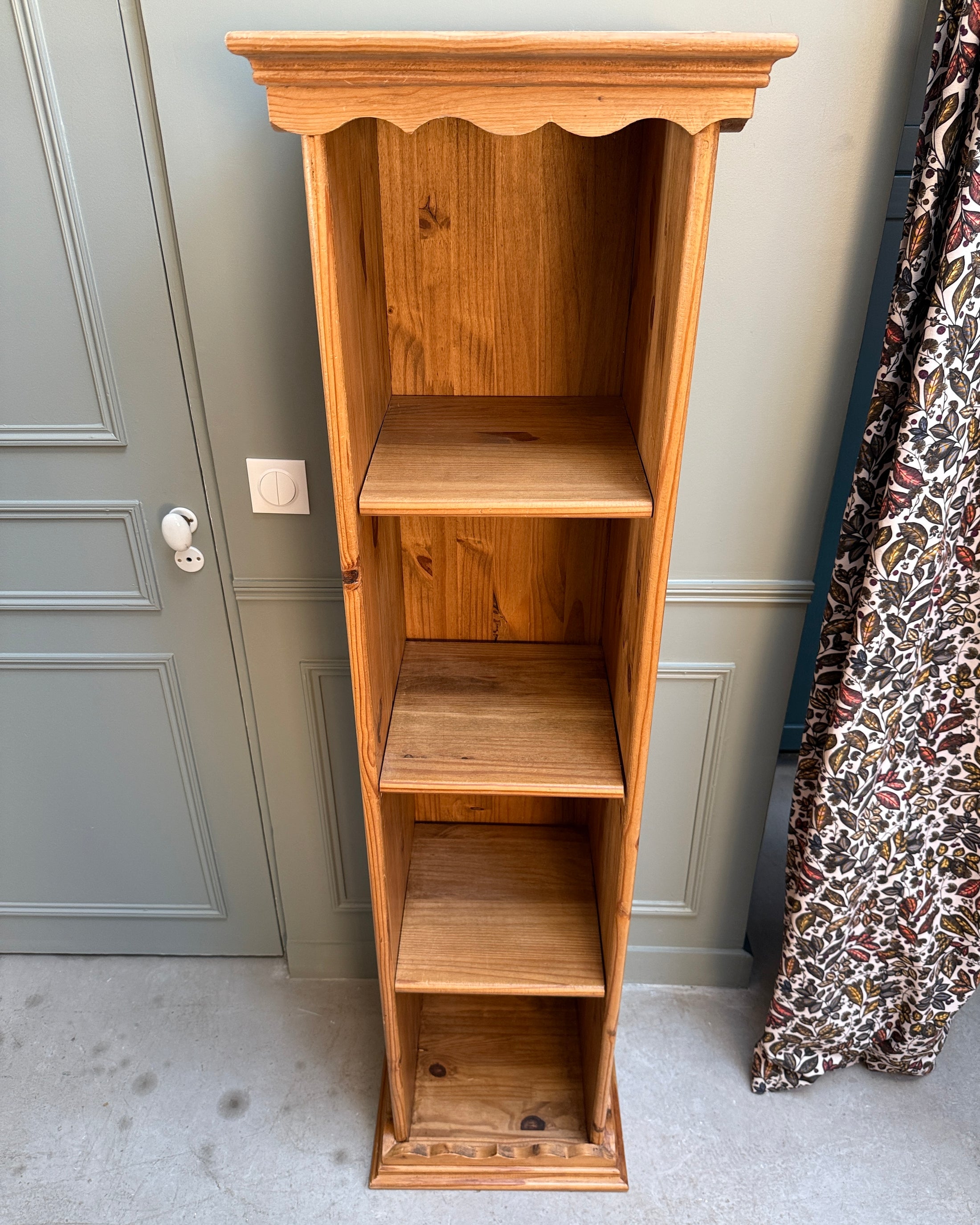 Petite bibliothèque vintage en pin