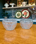 Charger l'image dans la visionneuse de la galerie, Bonbonnière ancienne en verre ciselé
