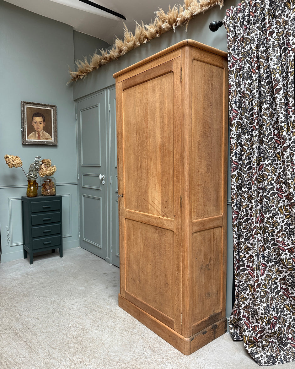 Bonnetière ancienne en chêne massif Gouffé Jeune