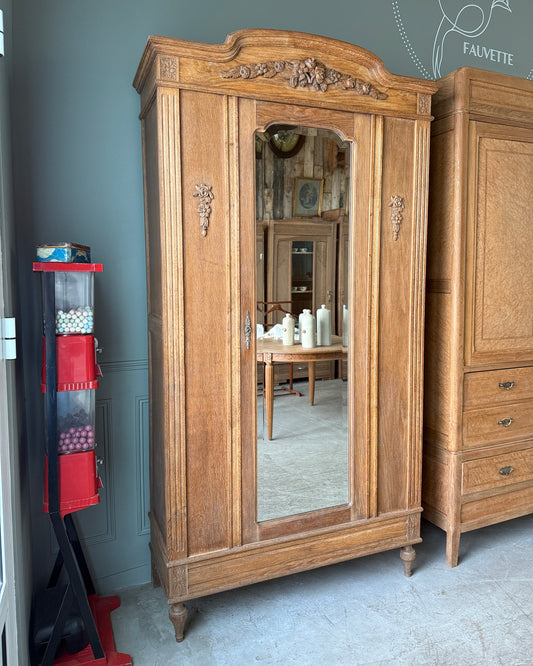 Bonnetière ancienne en chêne