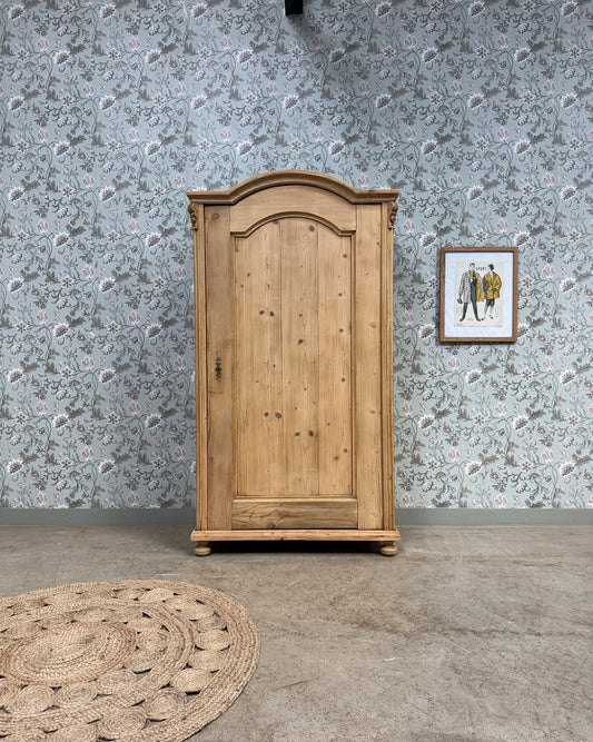 Bonnetière anglaise avec penderie