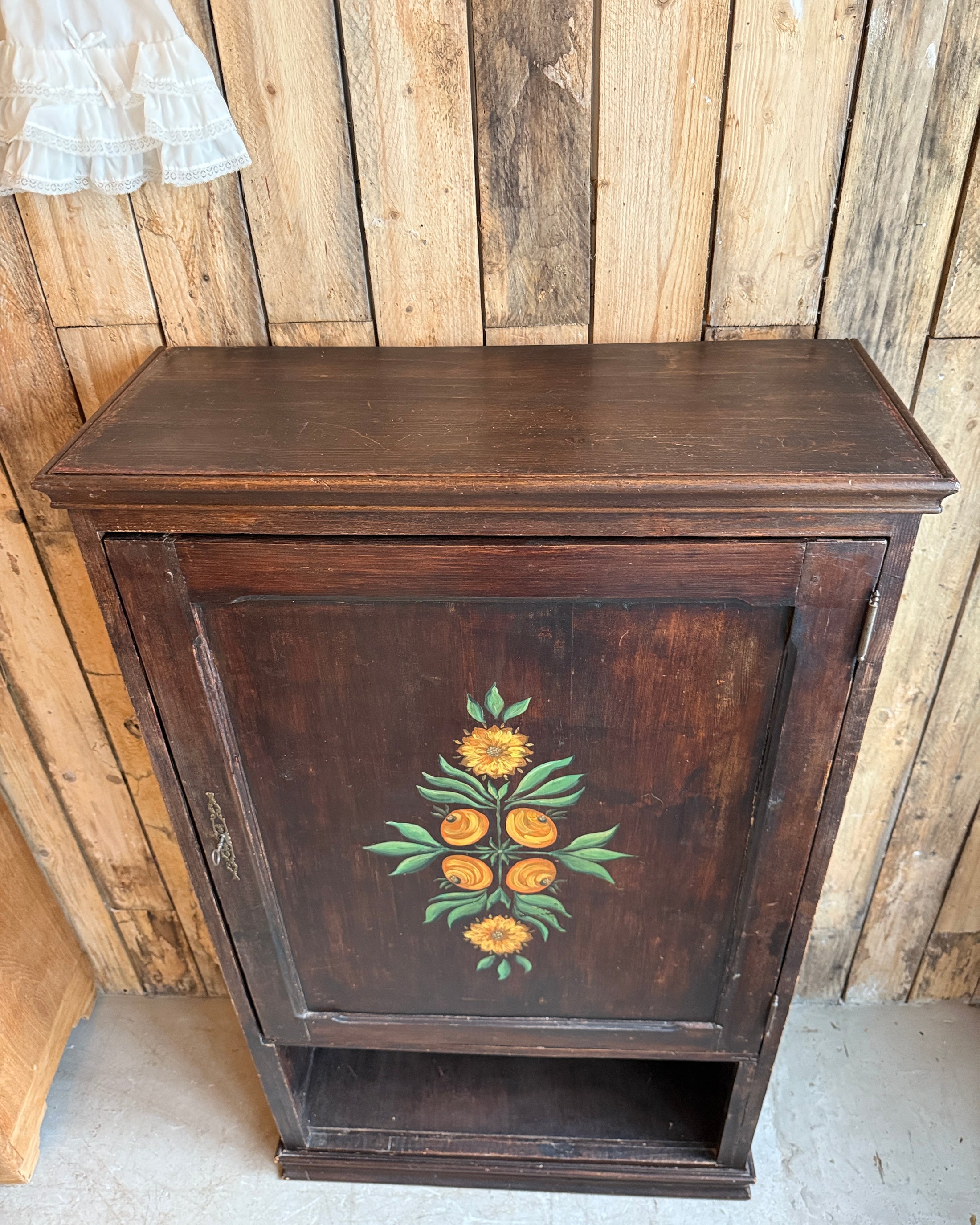 Bonnetière vintage peinte