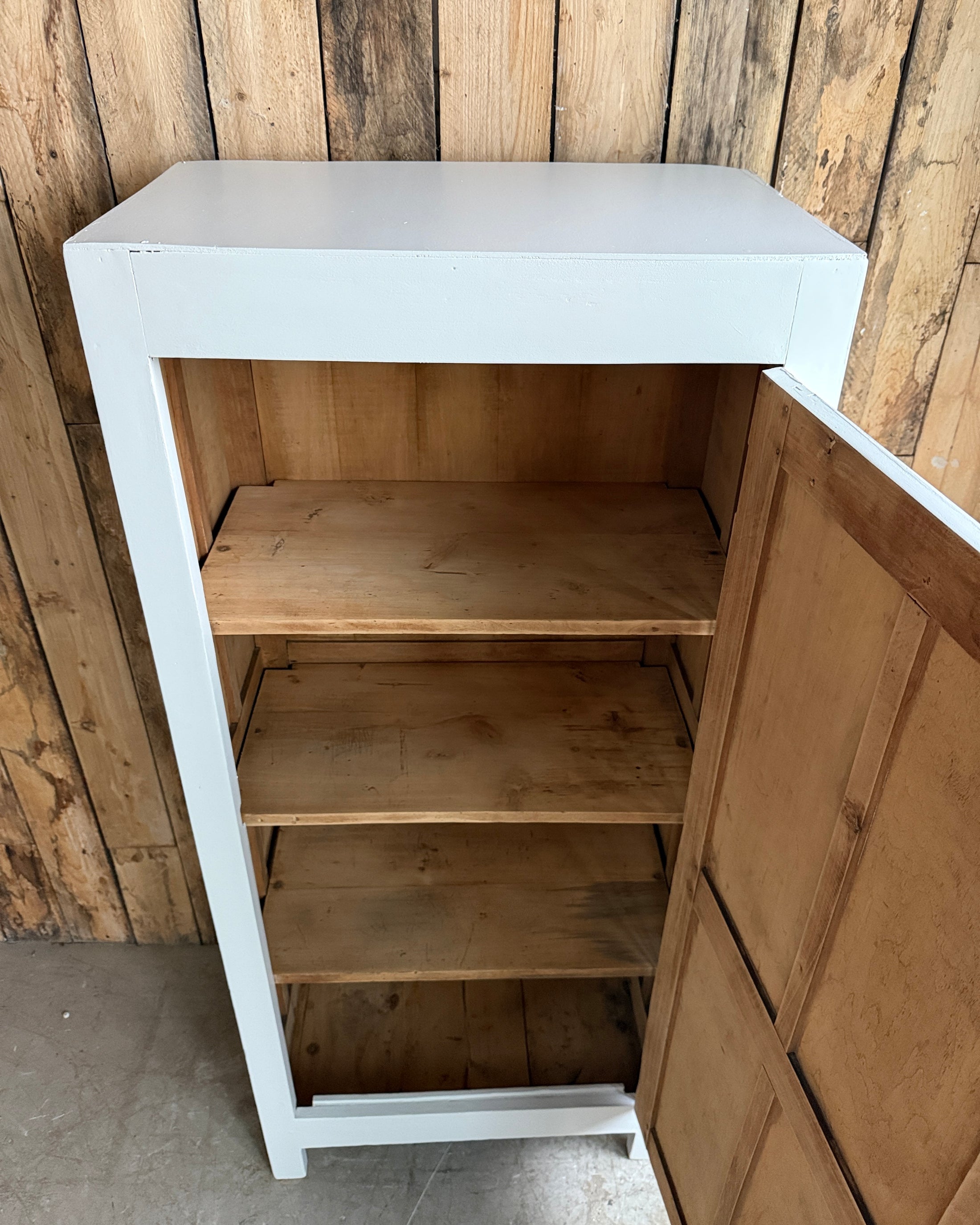 Bonnetière parisienne blanche