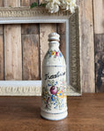 Charger l'image dans la visionneuse de la galerie, Bouteille en porcelaine d’eau de vie de framboise
