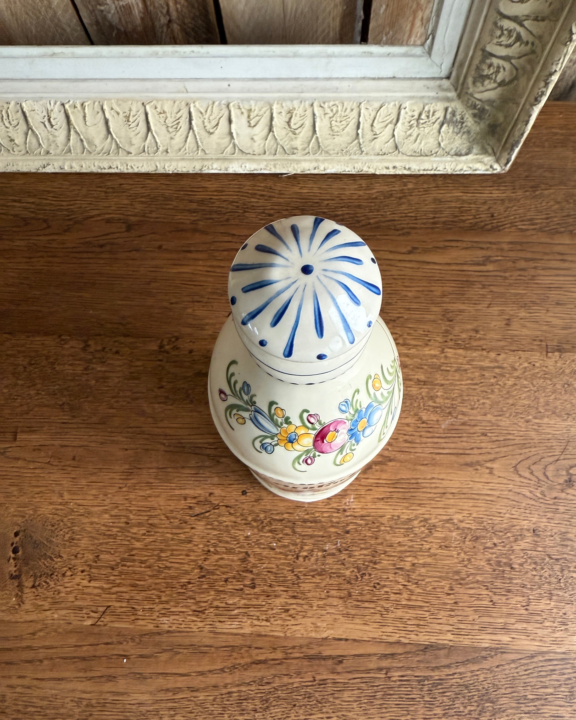 Bouteille en porcelaine d’eau de vie de framboise