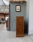 Charger l'image dans la visionneuse de la galerie, Buffet vitré Art Déco en chêne
