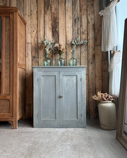 Buffet parisien patine grise