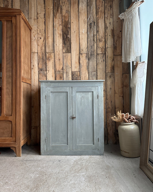 Buffet parisien patine grise