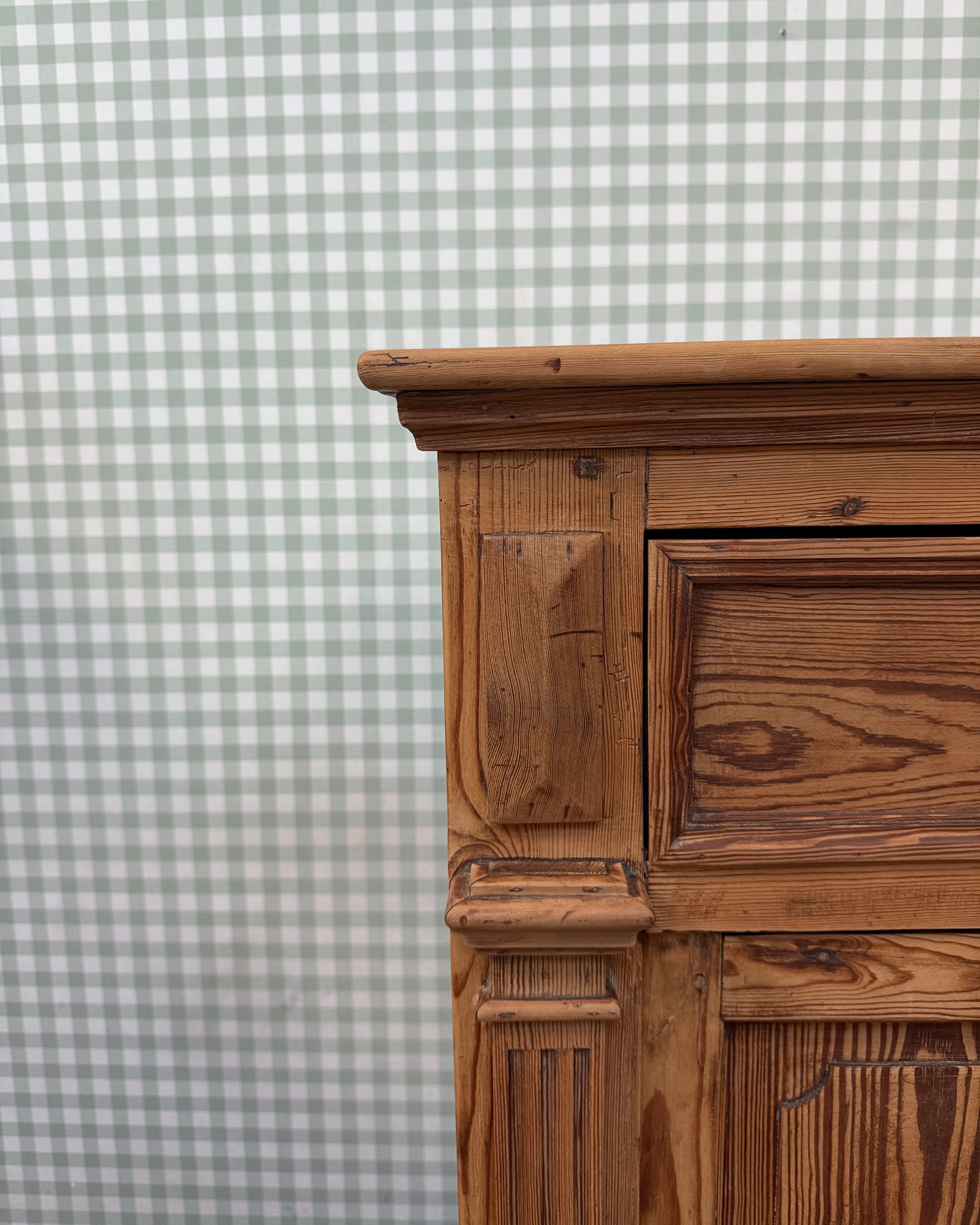 Grand buffet ancien